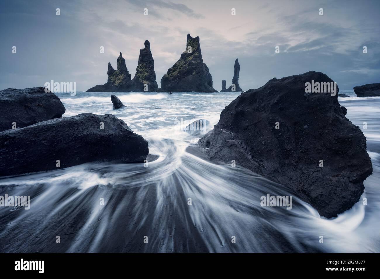 Géographie / voyage, Islande, Reynisdrangar, plage noire, AUTORISATION-DROITS-SUPPLÉMENTAIRES-INFO-NON-DISPONIBLE Banque D'Images