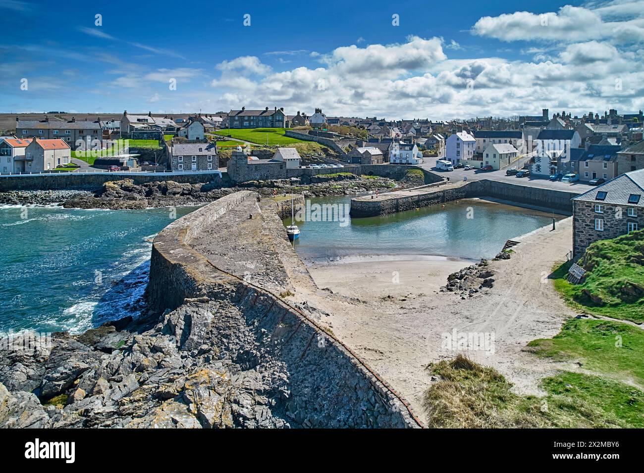 Portsoy Moray Firth Aberdeenshire Écosse le vieux port et la plage de sable Banque D'Images