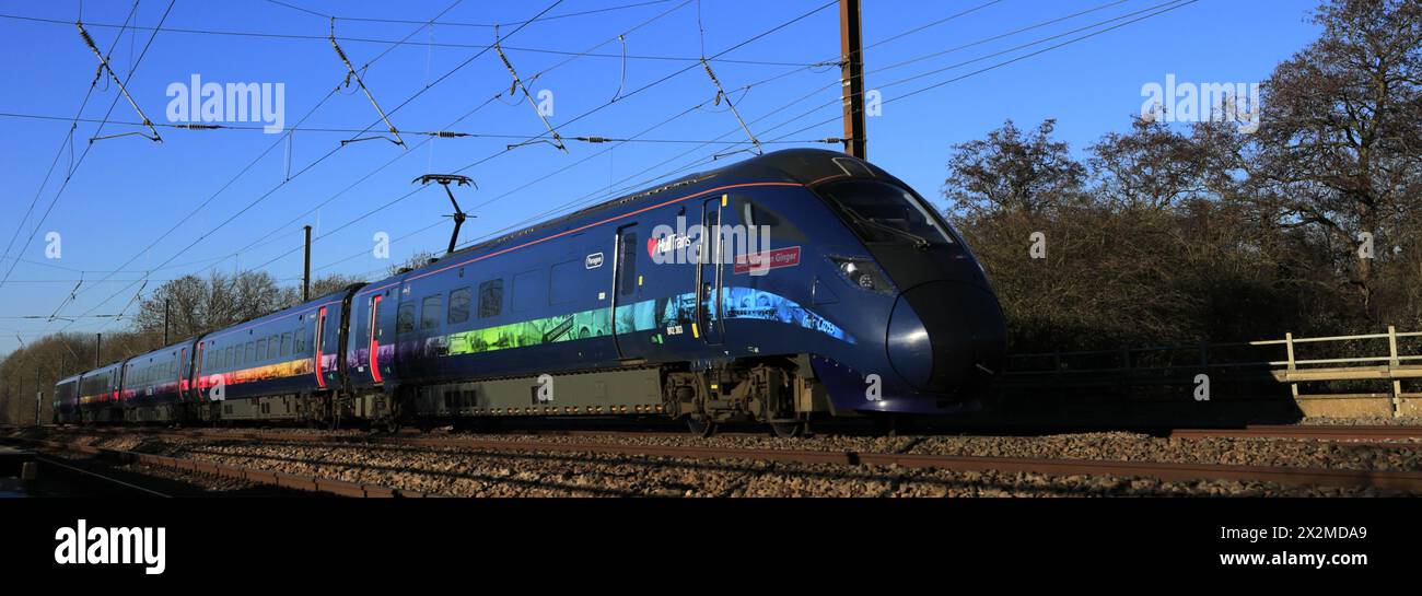 Hull trains 802303 Paragon train, East Coast main Line Railway ; Peterborough, Cambridgeshire, Angleterre Banque D'Images