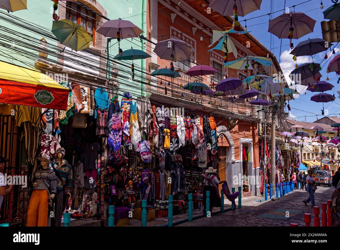 La Paz, Bolivie. 9 janvier 2024. Le marché des sorcières (Mercado de las Brujas ou Mercado de Hechicería) où nous trouvons de nombreuses offres à Pachamama Banque D'Images