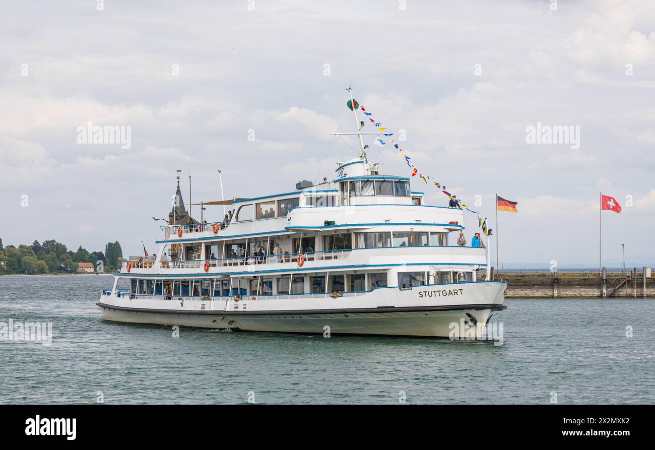 DAS Motorschiff Stuttgart kehrt von seiner Rundfahrt in den heimischen Hafen in Konstanz zurück. (Konstanz, Allemagne, 08.05.2022) Banque D'Images