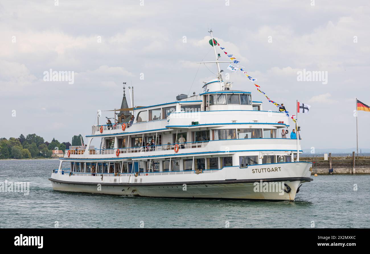 DAS Motorschiff Stuttgart kehrt von seiner Rundfahrt in den heimischen Hafen in Konstanz zurück. (Konstanz, Allemagne, 08.05.2022) Banque D'Images