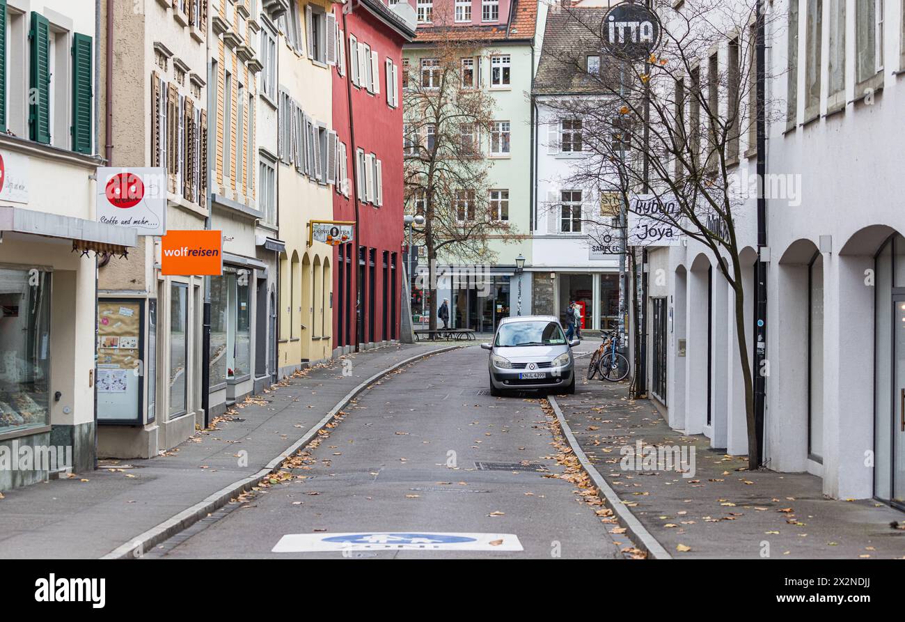 Blick von der Unteren Laube in der Paradiesstrasse und somit in den Beginn der Konstanzer Altstadt. (Konstanz, Deutschland, 20.11.2022) Banque D'Images