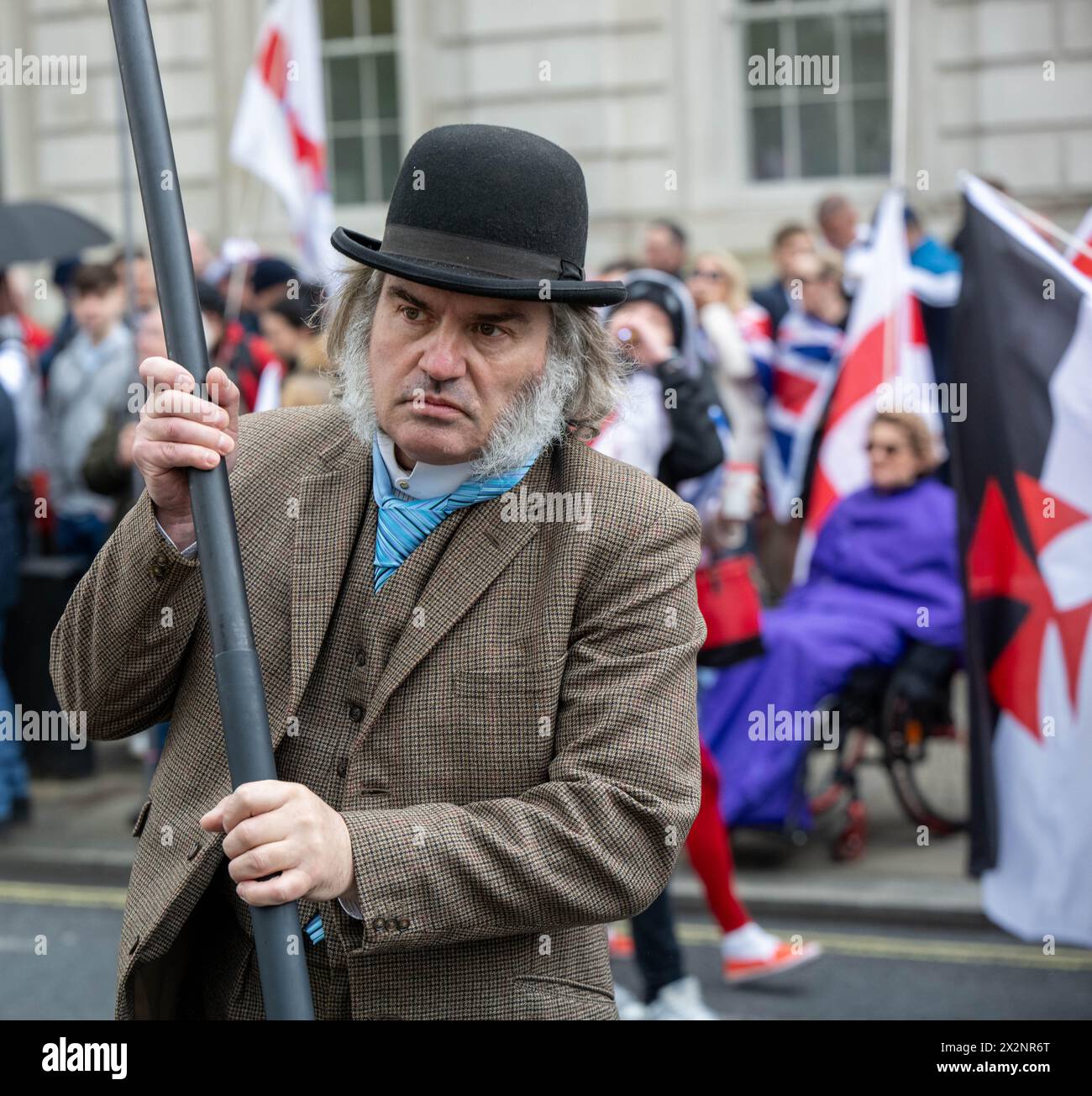 Londres, Royaume-Uni. 23 avril 2024. Manifestations de droite à Whitehall Londres le jour de la Saint-Georges, en présence policière importante crédit : Ian Davidson/Alamy Live News Banque D'Images