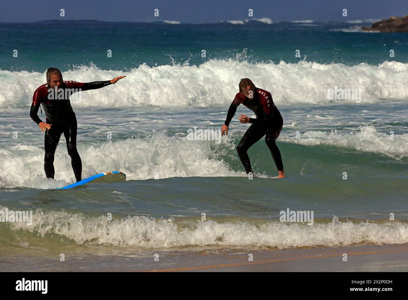 Surf à El Cotillo, Fuerteventura, îles Canaries, Espagne, Europe. Prise en février 2024 Banque D'Images