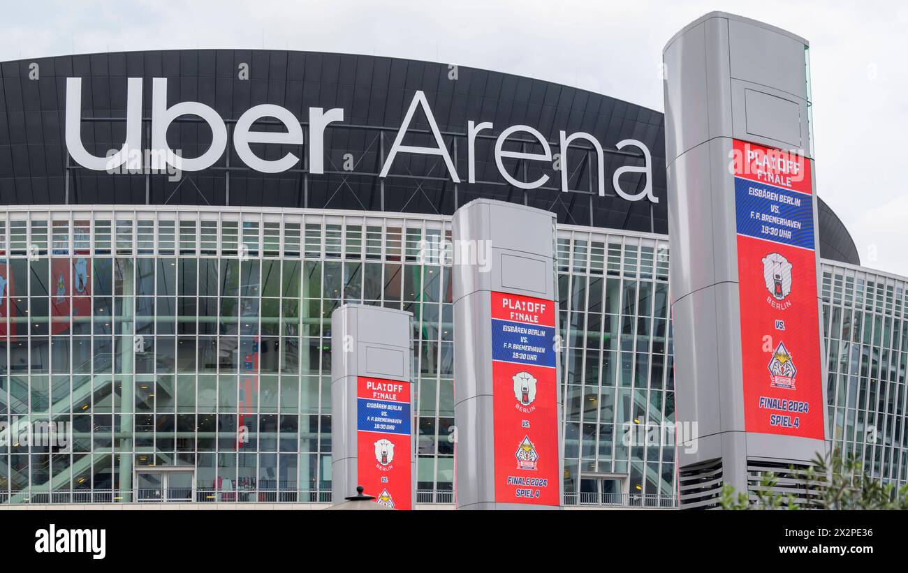 Uber Arena, Uber Platz, Gebaeude, vor dem Spiel der Eisbaeren, Sponsor, Finalspiel 4, Eisbaeren Berlin vs Fischtown Pinguins Bremerhaven, Playoffs, DEL, Eishockey, Uber Arena, 23.04. 2024, *** Uber Arena, Uber Platz, bâtiment, avant le match d'Eisbaeren, sponsor, dernier match 4, Eisbaeren Berlin vs Fischtown Pinguins Bremerhaven, playoffs, DEL, hockey sur glace, Uber Arena, 23 04 2024, Copyright : HMBxMedia/UwexKoch Banque D'Images