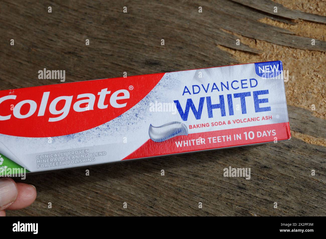 Copenhague/ Danemark/23 avril 2024/Colgate Advance White Oothpaste in Copenhagen photo.Francis Joseph Dean/Dean images non destinées à un usage commercial Banque D'Images