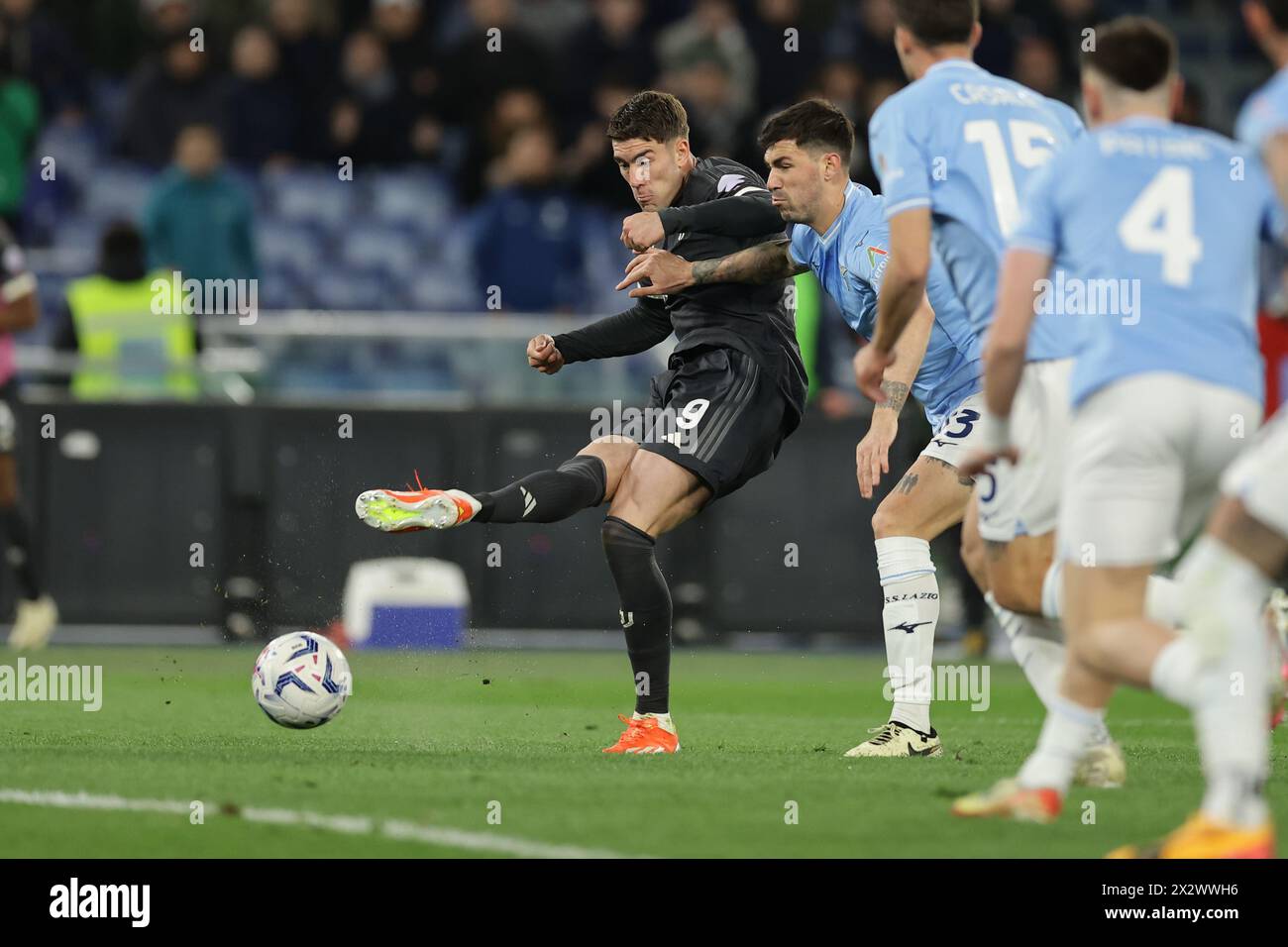 L'attaquant serbe de la Juventus Dusan Vlahovic lors du match de demi-finale de la Coupe d'italie SS Lazio vs Juventus au stade Olimpico le 23 avril 2024 à Rome. Banque D'Images L'attaquant serbe de la Juventus Dusan Vlahovic lors du match de demi-finale de la Coupe d'italie SS Lazio vs Juventus au stade Olimpico le 23 avril 2024 à Rome. Banque D'Images