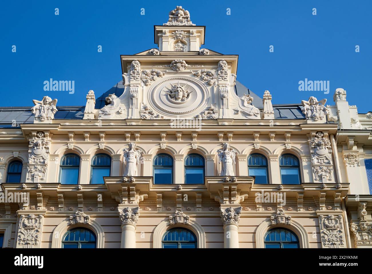 Letton attraction touristique - Art Nouveau style architecture - bâtiment fasade de la ville de Riga, Lettonie. Banque D'Images