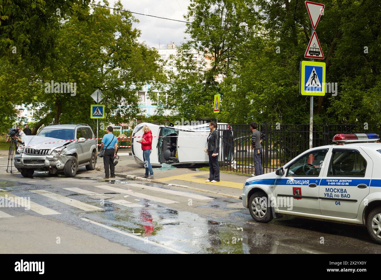 MOSCOU - 4 juin : grave accident de voiture à l'intersection du passage Pogonny et du passage 1er Podbelsky, 4 juin 2012, Moscou, Russie. Banque D'Images