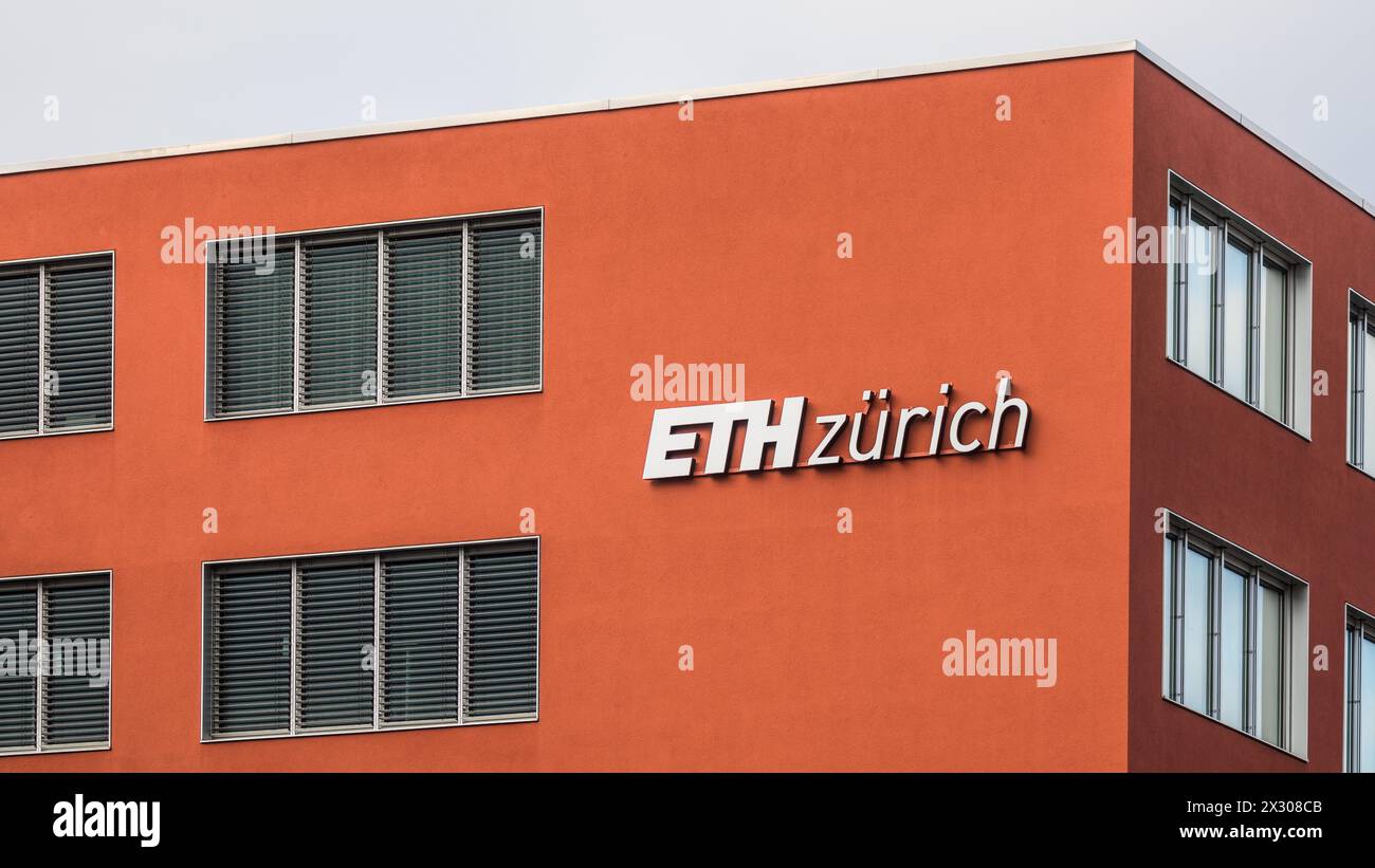 Zürich, Schweiz - 11. Januar 2021 : Blick auf den Campus der ETH Zürich à Zürich-Oerlikon. DAS Departement Architektur ist hier ansässig. Banque D'Images