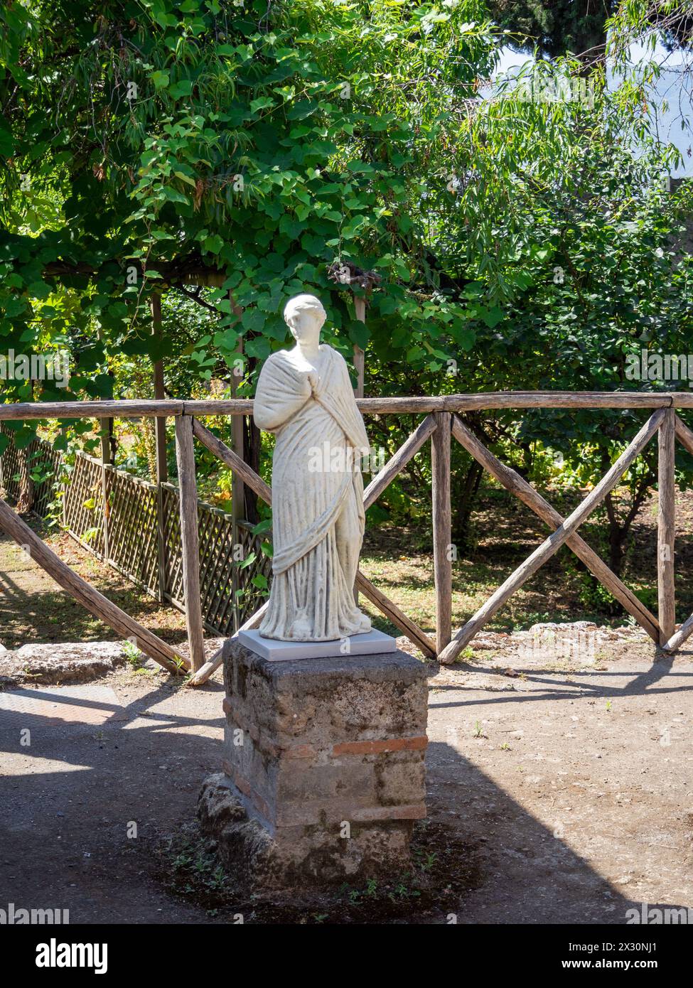 Statue de représentation humaine dans la maison d'octavius quatre dans le parc archéologique de pompéi Banque D'Images