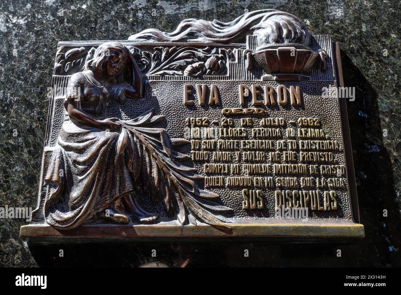 Tombe d'Eva Peron (Evita) sur le cimetière de Recoleta, Buenos Aires, Argentine, détail, détails, femme, INFORMATIONS-AUTORISATION-DROITS-SUPPLÉMENTAIRES-NON-DISPONIBLES Banque D'Images