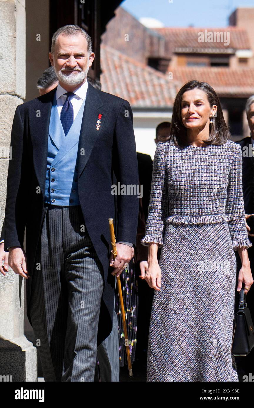 König Felipe VI. Von Spanien und Königin Letizia von Spanien BEI der Verleihung des Premio Miguel de Cervantes für Literatur an Luis Mateo Diez in der Universidad de Alcala. Alcala de Henares, 23.04.2024 *** Roi Felipe VI d'Espagne et Reine Letizia d'Espagne lors de la présentation du Premio Miguel de Cervantes pour la littérature à Luis Mateo Diez à l'Universidad de Alcala Alcala de Henares, 23 04 2024 Foto:xDyDxFotografosx/xFuturexImagex cervantes 4415 Banque D'Images