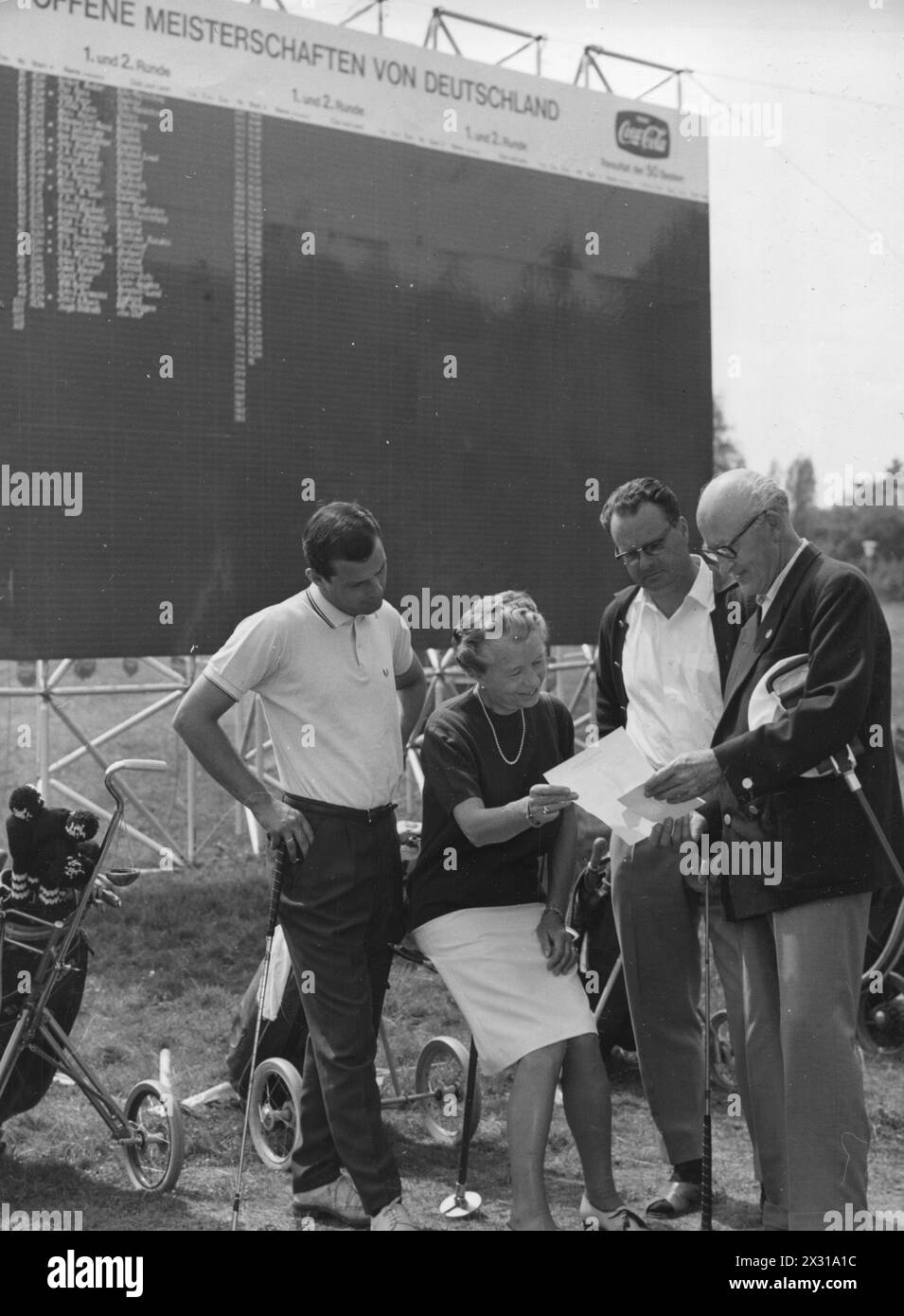 Sellschopp, Eric, 18.12.1917 - 8.10.1991, golfeur allemand, de gauche à droite : Klaus Richard Bez, ADDITIONAL-RIGHTS-LEARANCE-INFO-NOT-AVAILABLE Banque D'Images