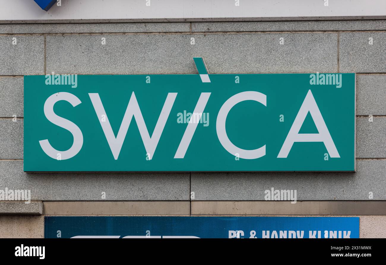 Logo der Schweizer Krankenkasse Swica BEI der filiale in der Stadt Schaffhausen unmittelbar beim Bahnhof Schaffhausen. (Schaffhausen, Schweiz, 06.11.2 Banque D'Images