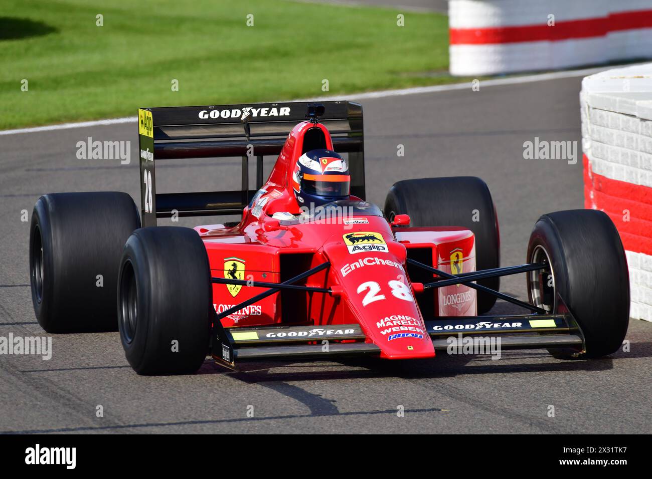 Gerhard Berger dans la Ferrari 640 motorisée V12 qu'il a pilotée dans le championnat de formule 1 1989, gagnant au Portugal, Goodwood 81st Member Meeting, Go Banque D'Images