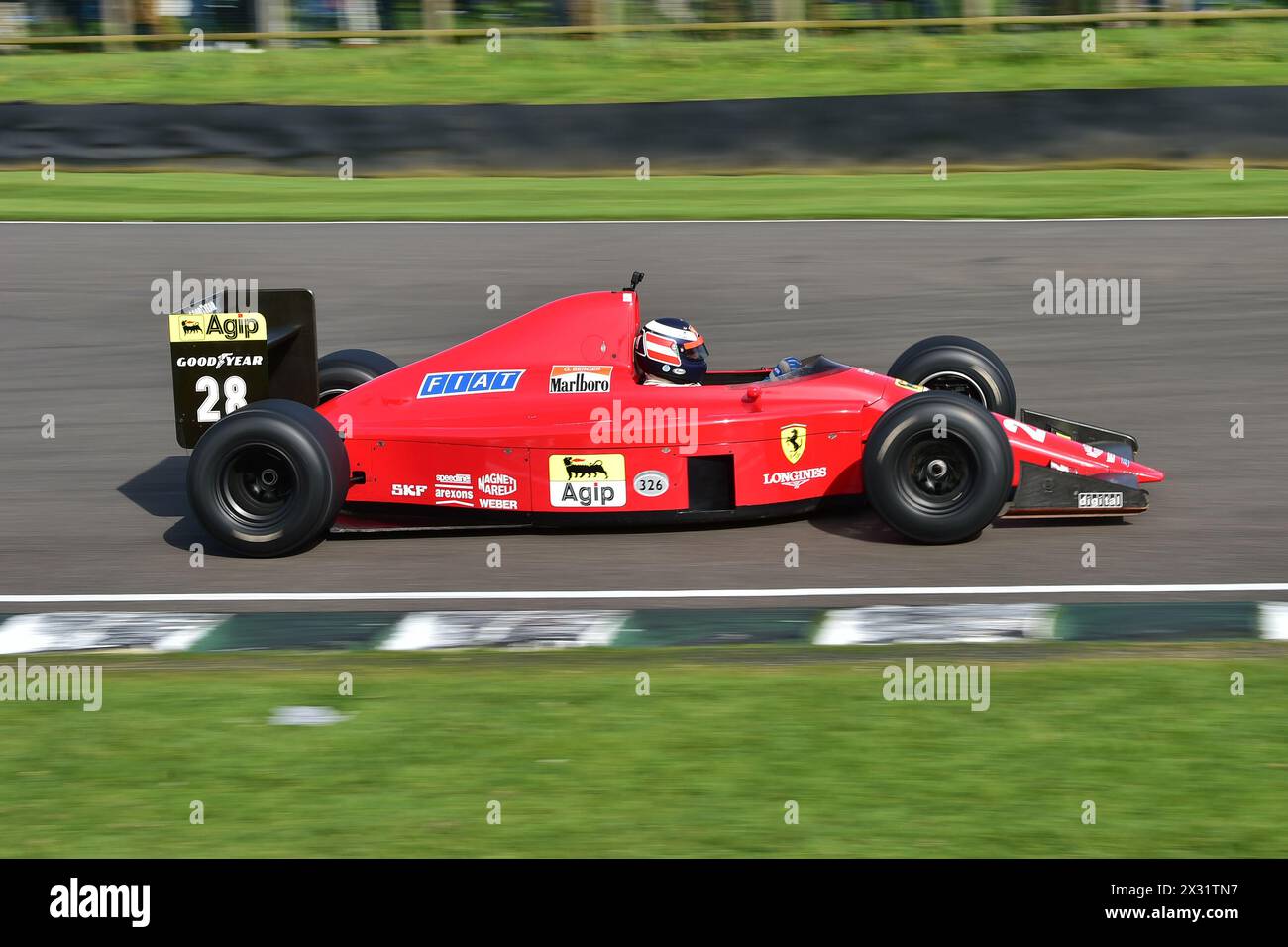 Gerhard Berger dans la Ferrari 640 motorisée V12 qu'il a pilotée dans le championnat de formule 1 1989, gagnant au Portugal, Goodwood 81st Member Meeting, Go Banque D'Images