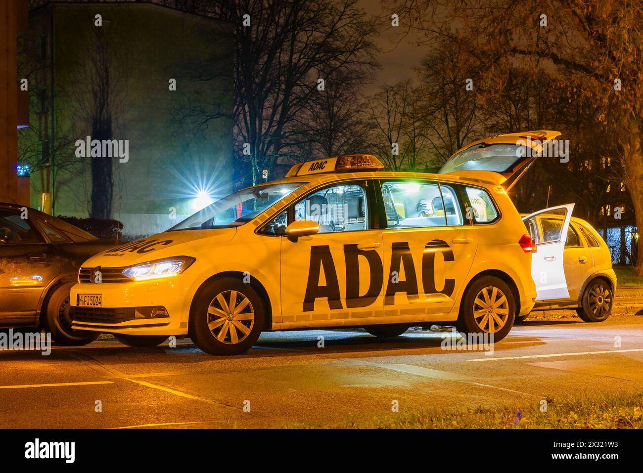 Assistance routière ADAC la nuit, assistance routière la nuit Banque D'Images