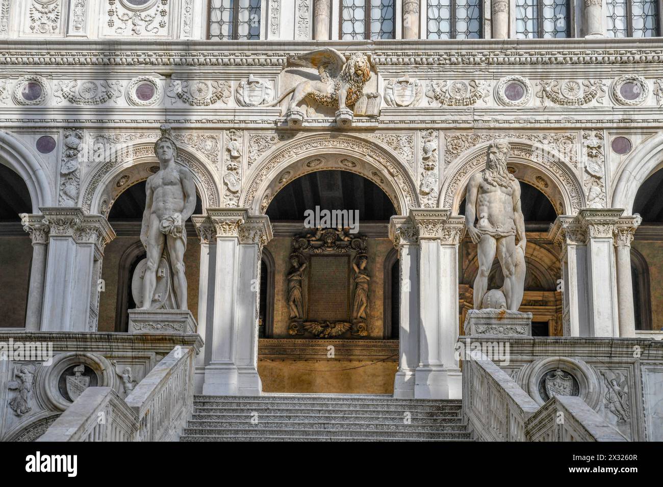 Géographie / voyage, Italie, Vénétie, Venise, lion ailé dans le patio du Palais des Doges, DROITS-AUTORISATION-SUPPLÉMENTAIRES-INFO-NON-DISPONIBLE Banque D'Images