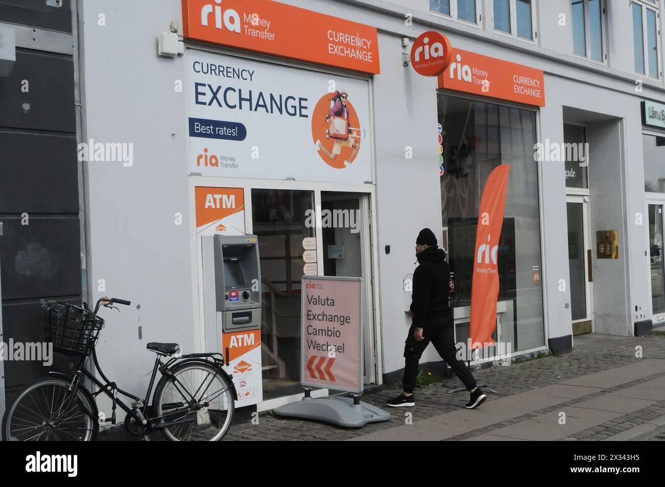 Copenhague/ Danemark/24 avril 2024/Ria bureau de change de transfert d'argent dans la capitale danoise. (Photo.Francis Joseph Dean/Dean Pictures) (pas pour usage commercial) Banque D'Images