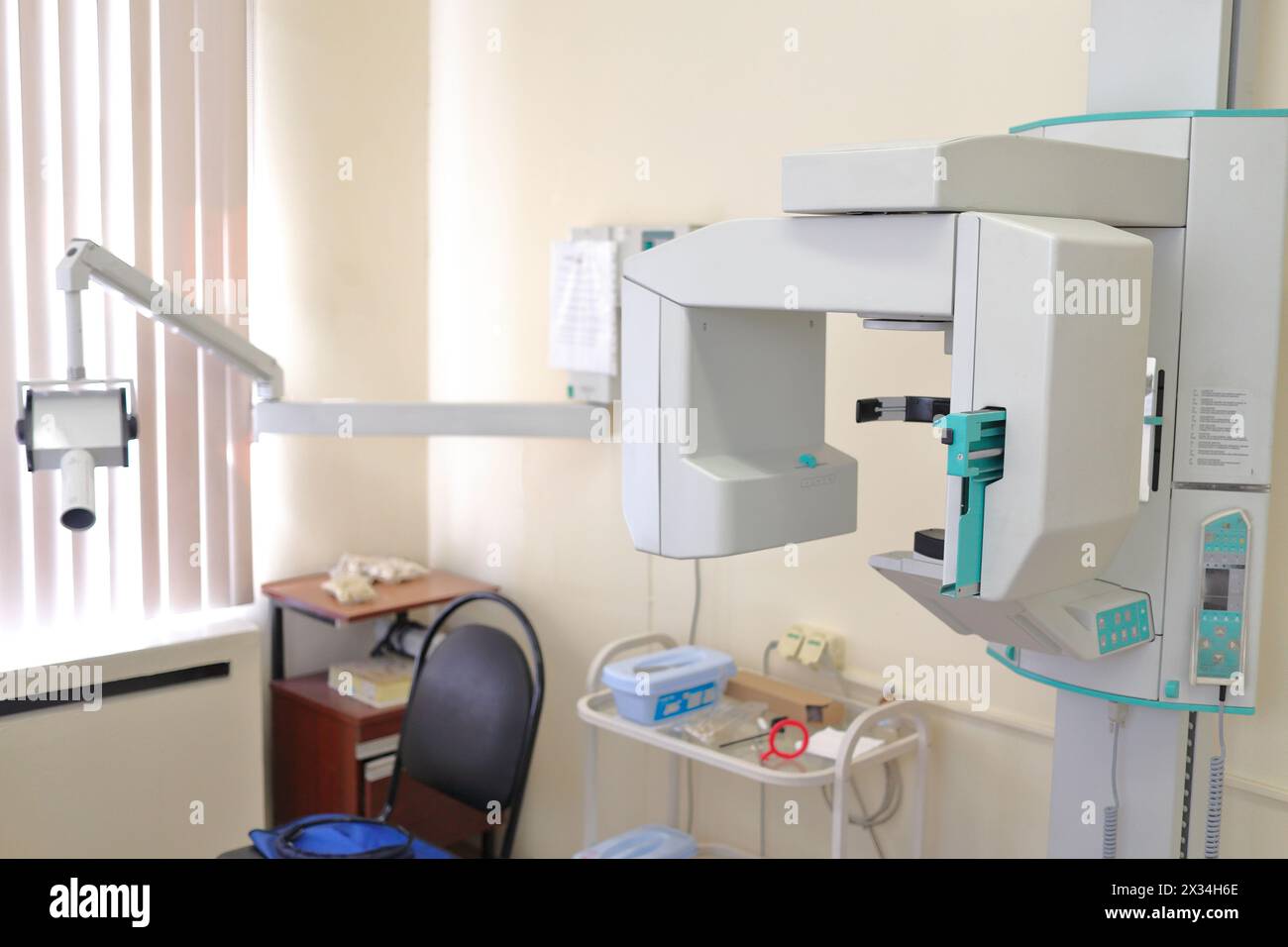 Orthopantomographe, appareil de radiographie panoramique dentaire pour produire des images en un seul coup du système dentaire entier Banque D'Images