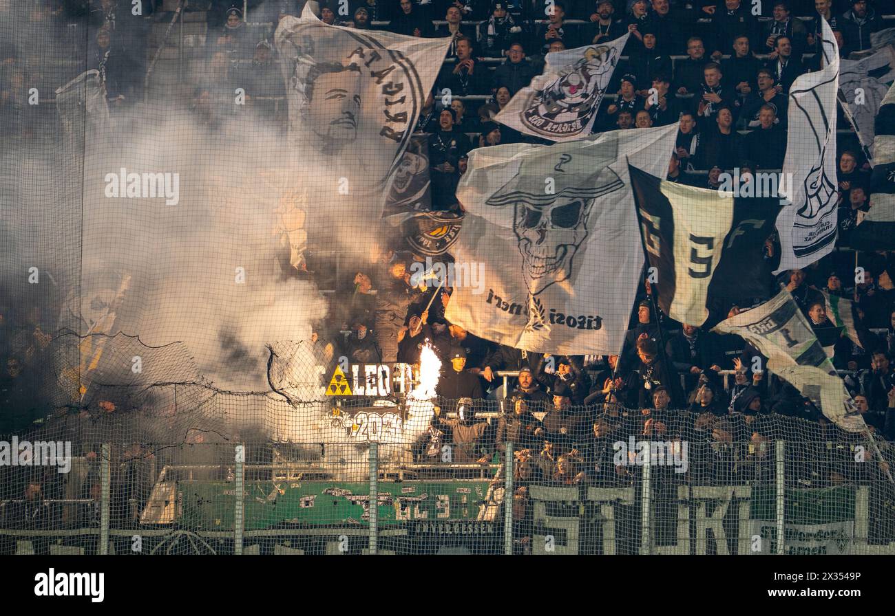 ABD0177 20240424 - WIEN - Österreich : Sturm-fans am Mittwoch, 24. Avril 2024, während einer Amiral Bundesliga-Begegnung, Meistergruppe, 6. Runde zwischen SK Rapid und SK Puntigamer Sturm Graz, Wien. - FOTO : APA/GEORG HOCHMUTH - 20240424 PD12935 crédit : APA-PictureDesk/Alamy Live News Banque D'Images