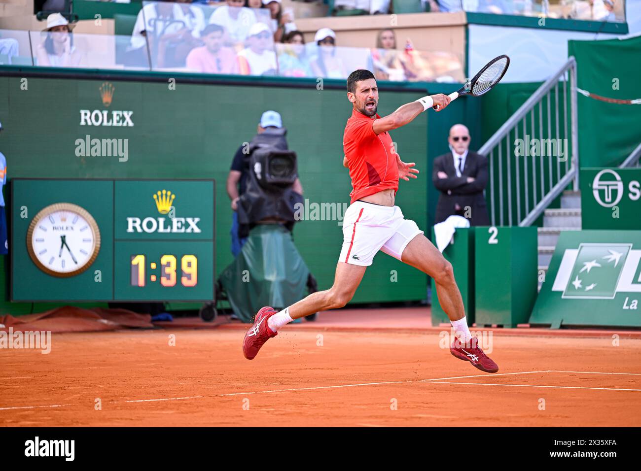 Paris, France. 13 avril 2024. Novak Djokovic lors du Rolex Monte-Carlo ATP Masters 1000 le 13 avril 2024 au Monte Carlo Country Club de Roquebrune Cap Martin près de Monaco. Crédit : Victor Joly/Alamy Live News Banque D'Images