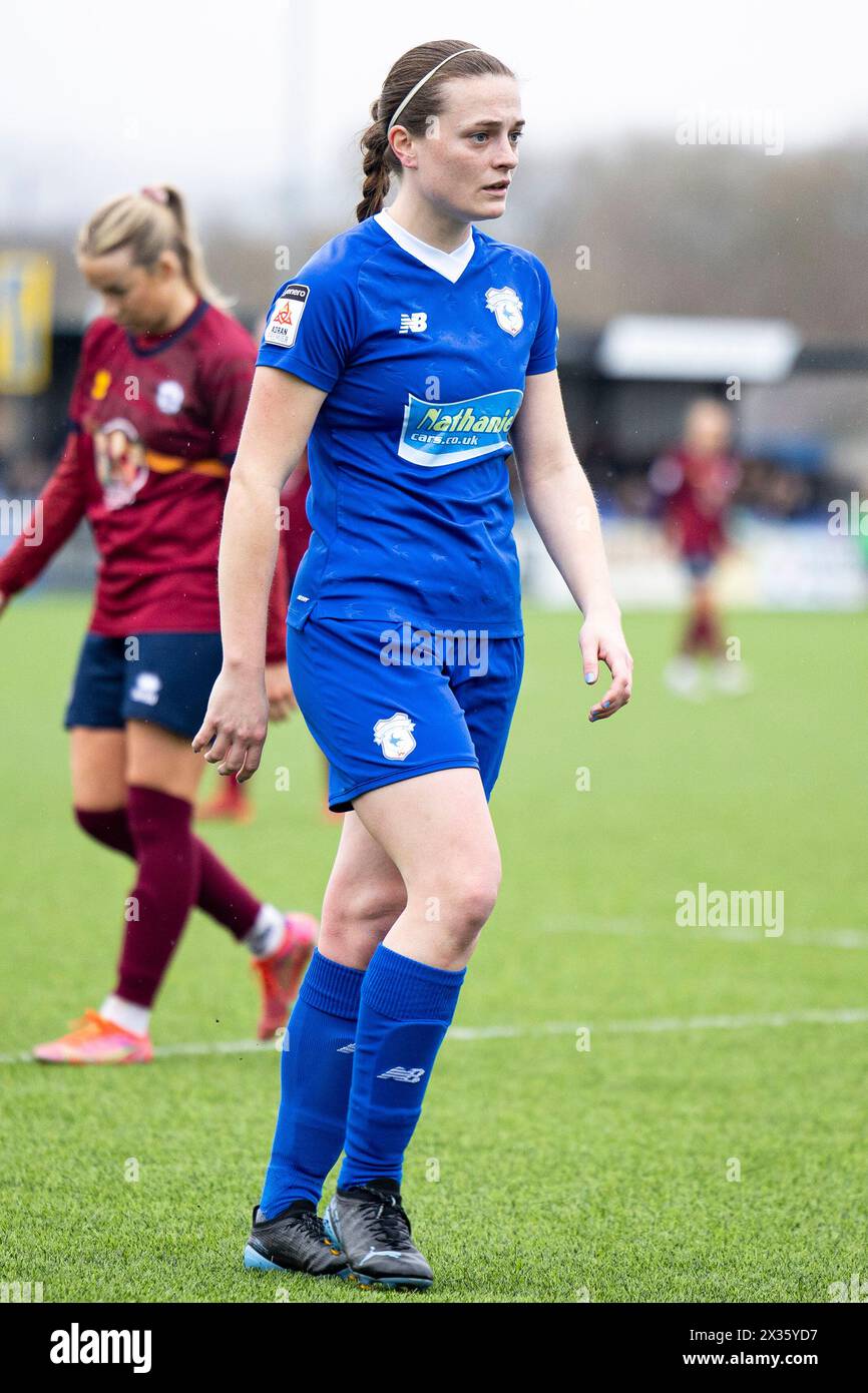 Ffion Price de Cardiff City en action. Cardiff a rencontré Cardiff City lors de la finale du Trophée Genera Adrian au Bryntirion Park le 12 mars 2023. Banque D'Images