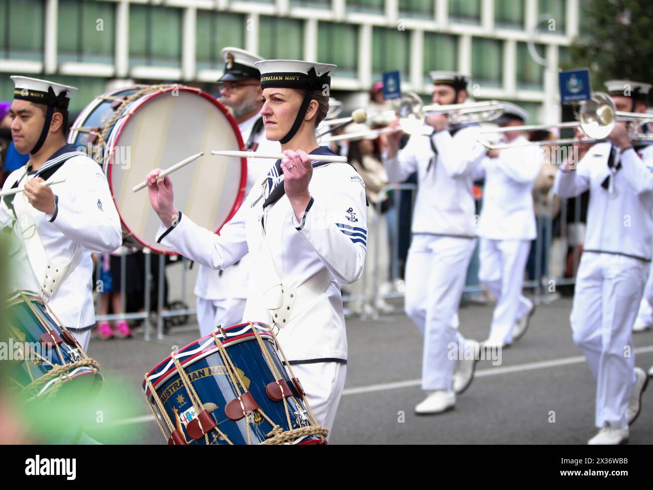 Perth, Australie. 25 avril 2024. Le défilé Anzac Day a lieu à Perth, Australie, le 25 avril 2024. Le jour de l'ANZAC, qui tombe le 25 avril, marque l'anniversaire de la première action militaire majeure menée par l'ANZAC (Australian and New Zealand Army corps) pendant la première Guerre mondiale sur la péninsule de Gallipoli en Turquie en 1915. Crédit : ma Ping/Xinhua/Alamy Live News Banque D'Images