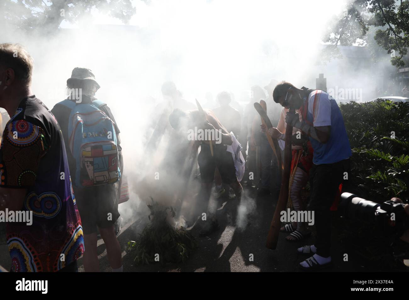 Sydney, Australie. 25 avril 2024. L'événement Colred Digger et la marche de la Journée Anzac commémorent les aborigènes et les insulaires du détroit de Torres qui ont servi notre pays dans des conflits à l'étranger. Crédit : Richard Milnes/Alamy Live News Banque D'Images