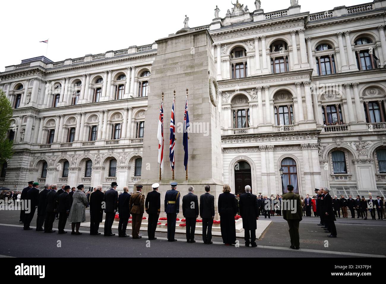 Cérémonie de dépôt de la couronne commémorant le jour de l'ANZAC au cénotaphe de Londres. Date de la photo : jeudi 25 avril 2024. Banque D'Images