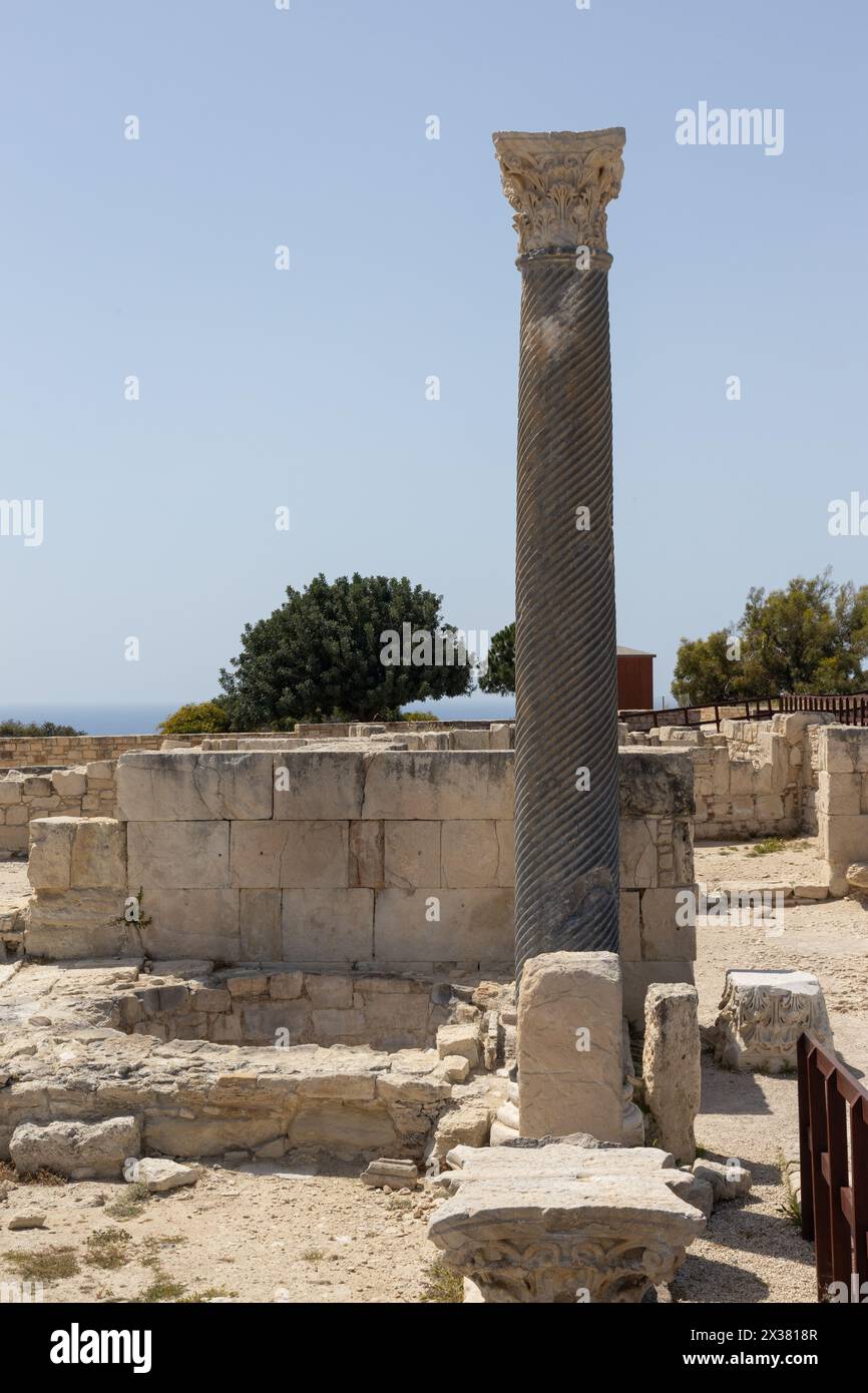 Ancienne colonne corinthienne à Kourion, Chypre. Banque D'Images