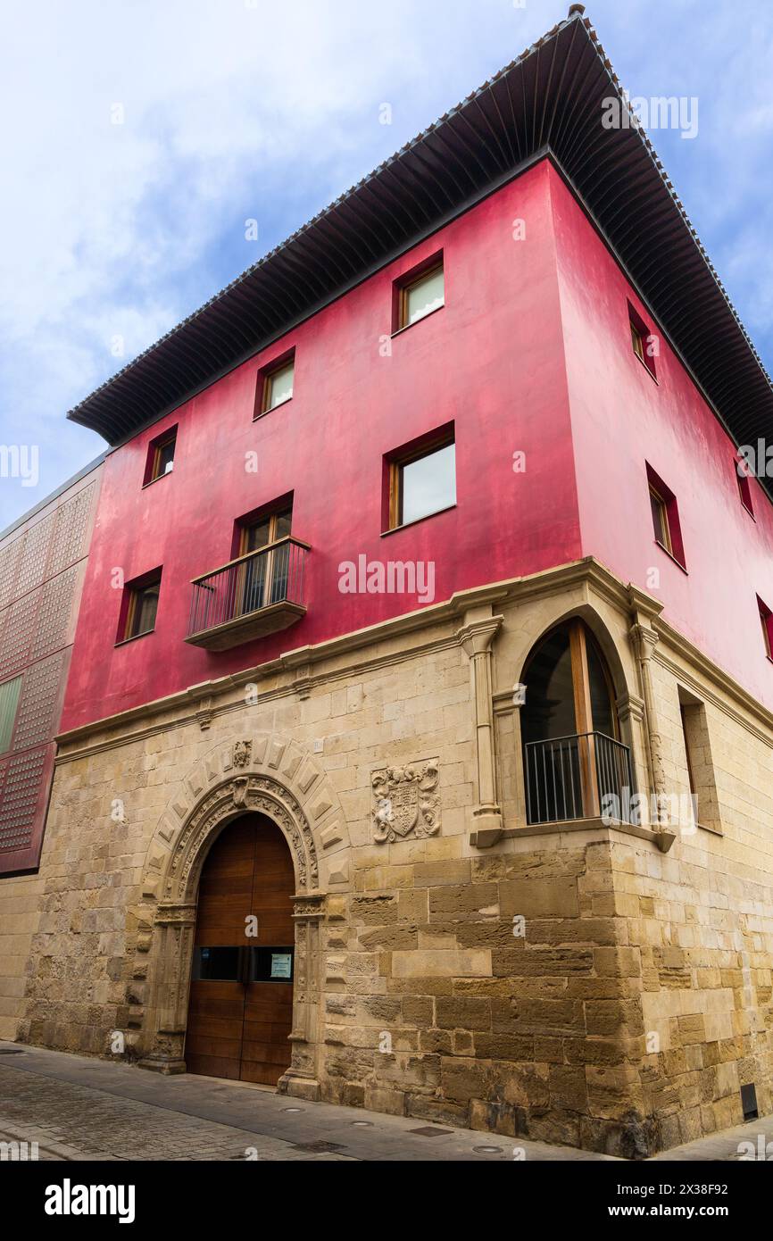 Rioja culture Center, bâtiment singulier, référence internationale pour la culture viticole Rioja, situé au cœur de la vieille ville. Logroño. Rioja, Espagne. Banque D'Images