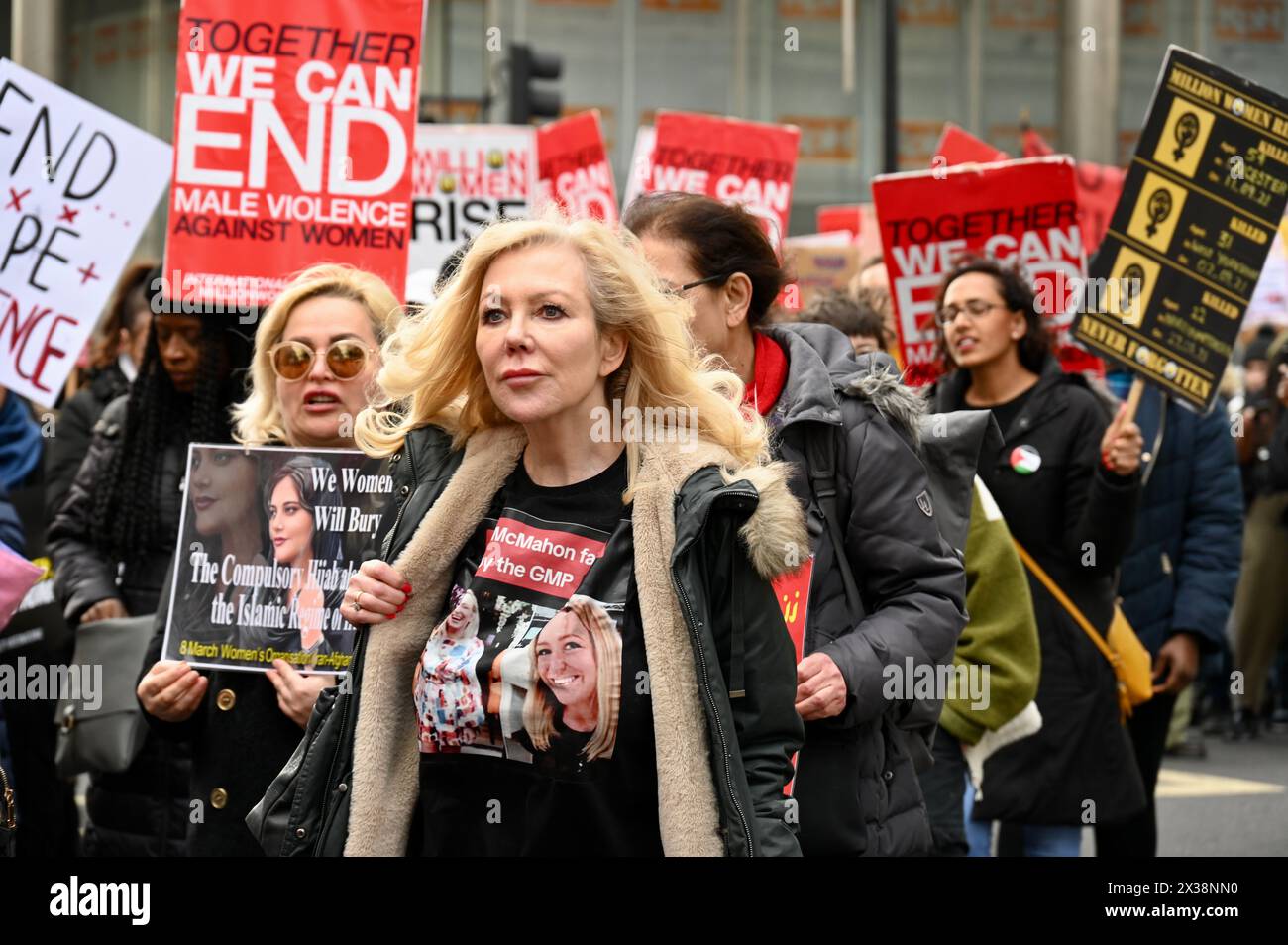 Manifestation pour les droits des femmes, Trafalgar Square, Londres, Royaume-Uni Banque D'Images