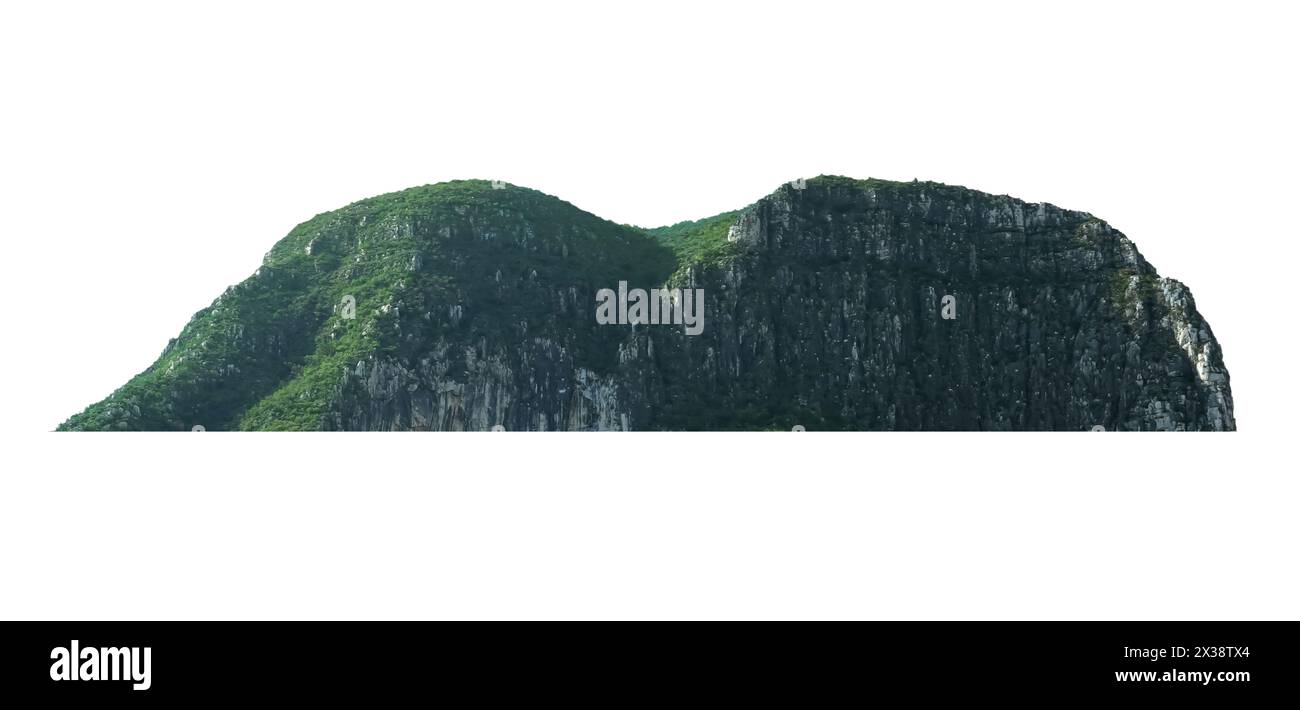 Belle colline de montagne avec des arbres verts isolés sur blanc Banque D'Images