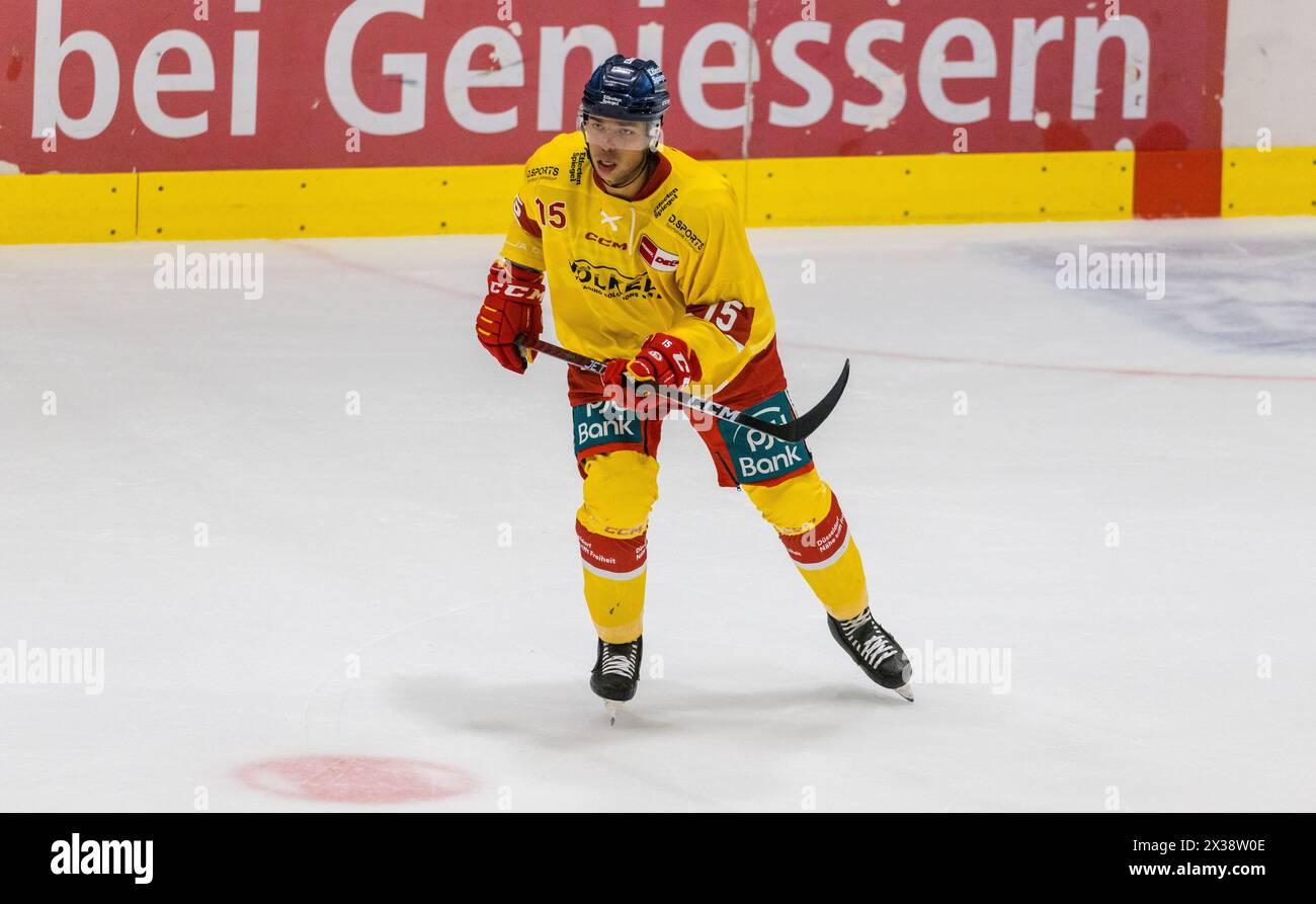 Düsseldorfer EG Stürmer #15 Stephen Harper während dem Testspiel gegen die ZSC Lions. (Zürich, Schweiz, 19.08.2022) Banque D'Images