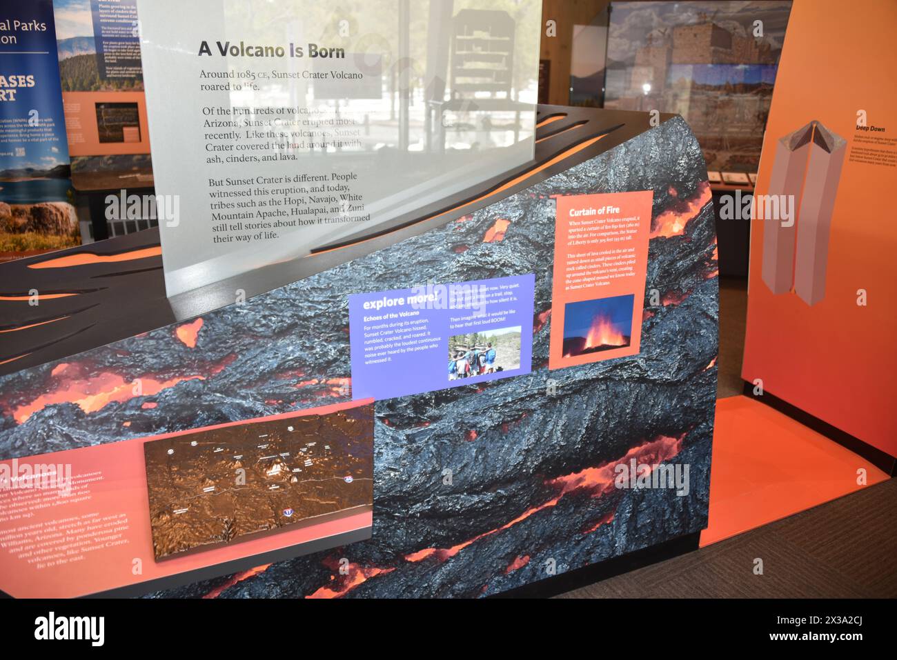 Flagstaff, Arizona. ÉTATS-UNIS 3/20/2024. Monument national du volcan Sunset Crater. Ce cône de cendre de 1 120 pieds de haut est entré en éruption autour de AD 1085 laissant de la lave Banque D'Images