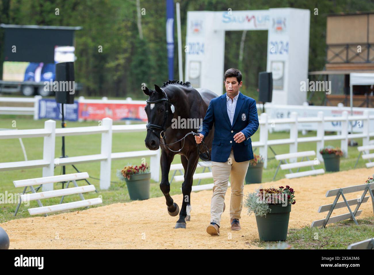 Pedro LIRA JIMÉNEZ d'Espagne avec Lujuria Del Amor 20 75 lors de la première inspection de cheval du CCI4*-l à Saumur complet le 25 avril 2024, Hippodrome de Verrie, France (photo de Maxime David - MXIMD Pictures) Banque D'Images