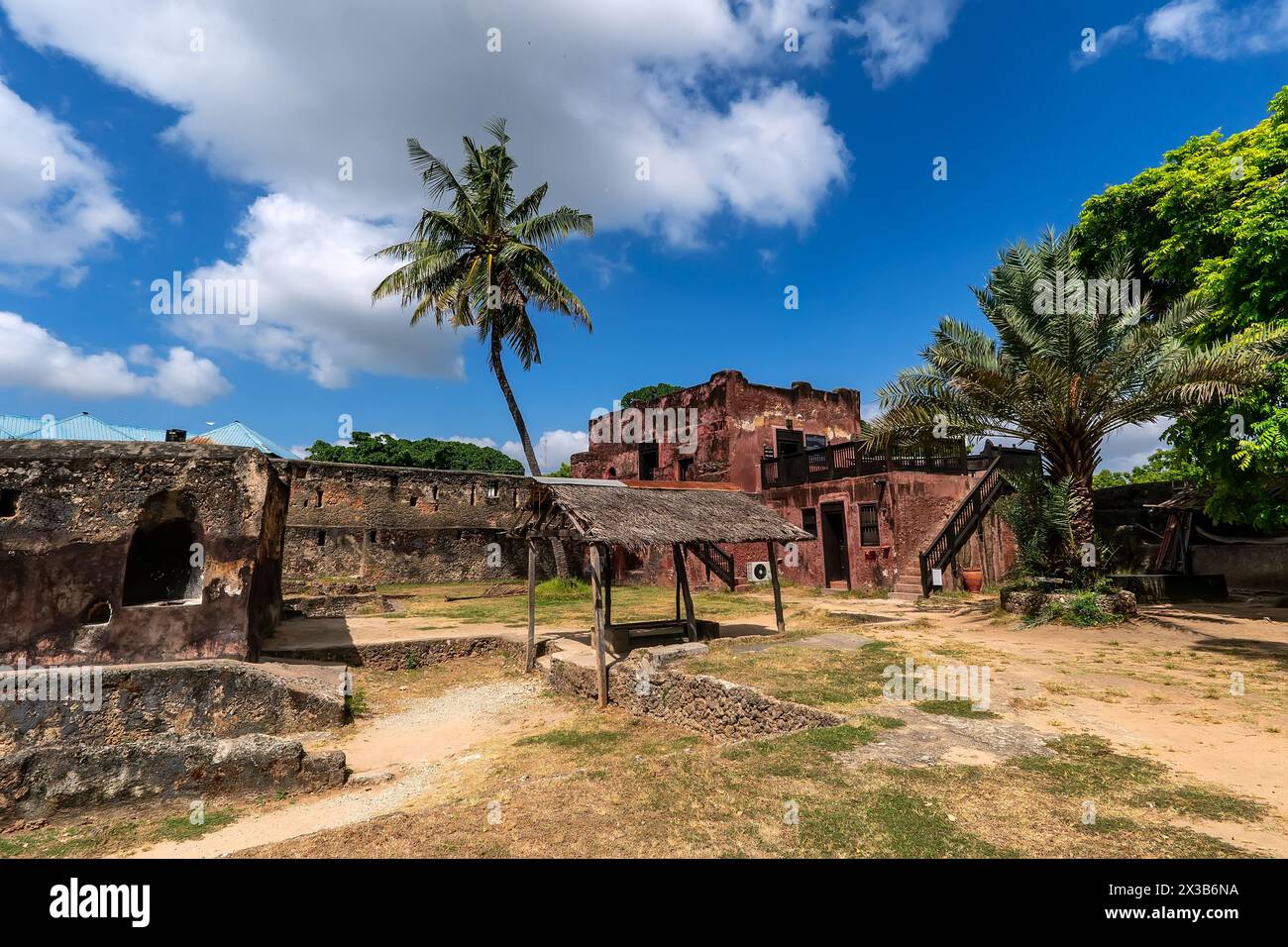 Vieux fort Jésus dans la ville kenyane de Mombasa sur la côte de l'océan Indien. Fort Jesus est une fortification portugaise à Mombasa, au Kenya. C'était buil Banque D'Images
