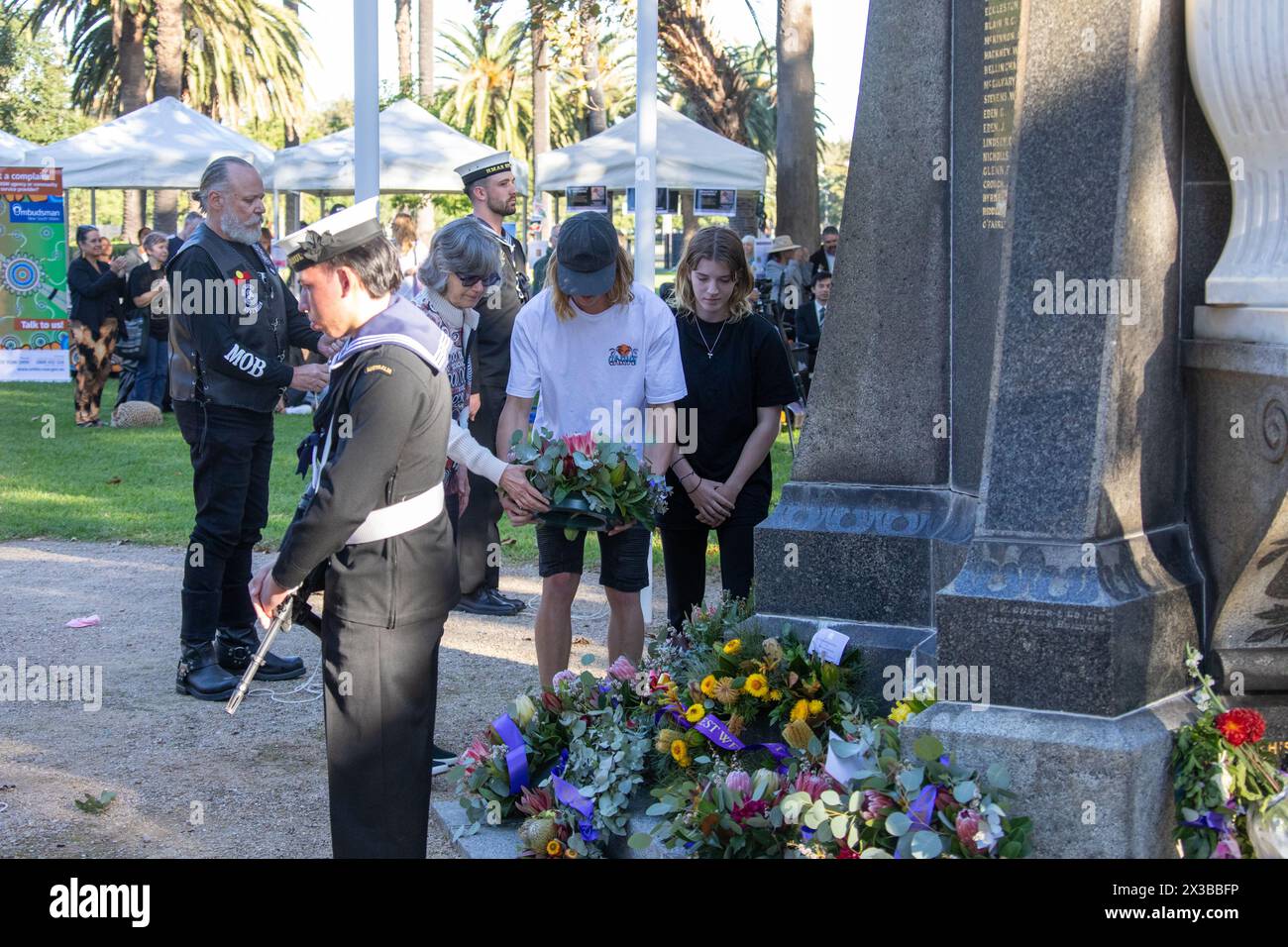 Sydney, Australie. 25 avril 2024. L'événement Colred Digger et la marche de la Journée Anzac commémorent les aborigènes et les insulaires du détroit de Torres qui ont servi notre pays dans des conflits à l'étranger. Crédit : Richard Milnes/Alamy Live News Banque D'Images