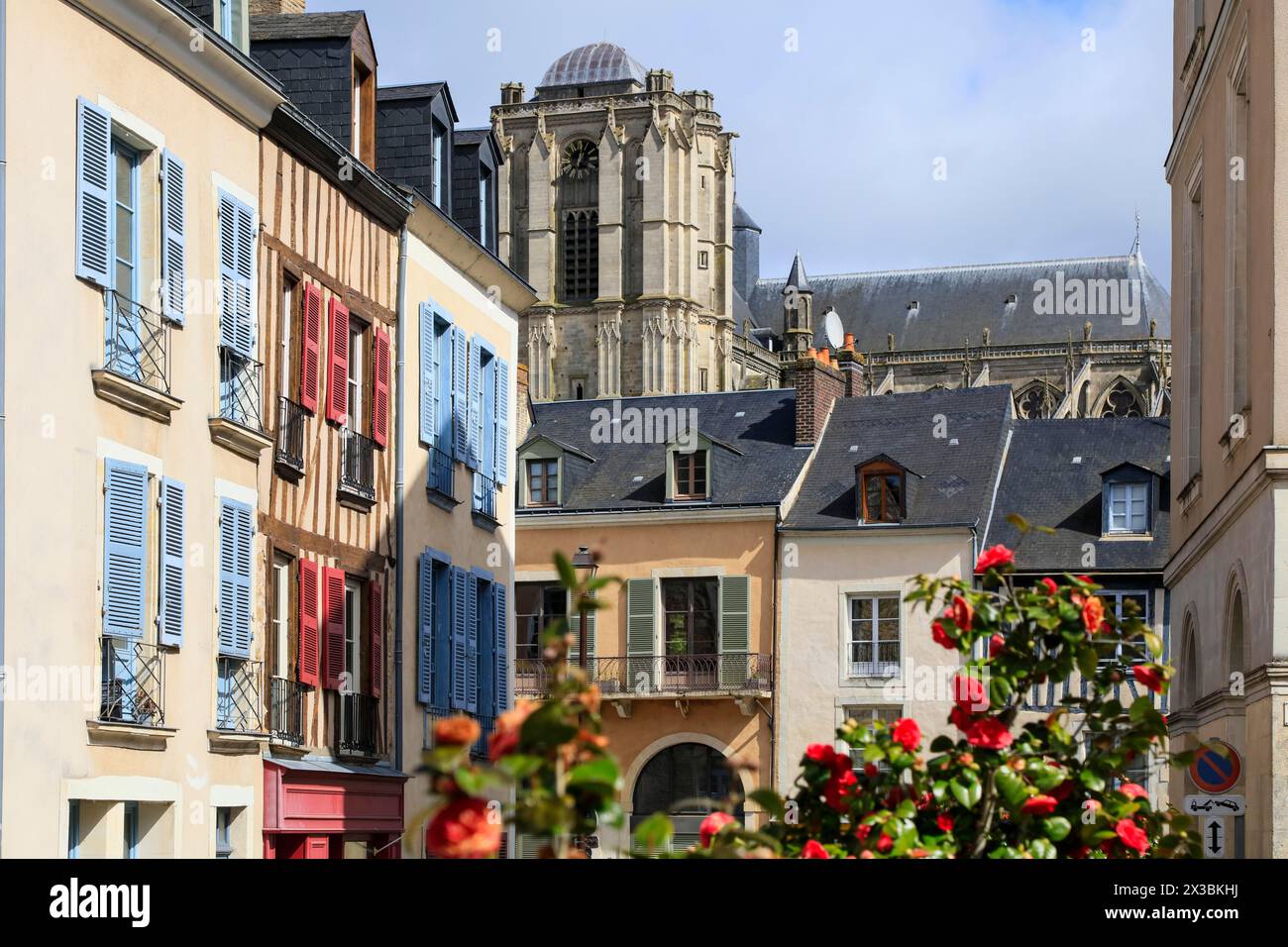 Place St Pierre, derrière la cathédrale romane-gothique de Saint-Julien du Mans, le Mans, Sarthe, pays de la Loire, France Banque D'Images