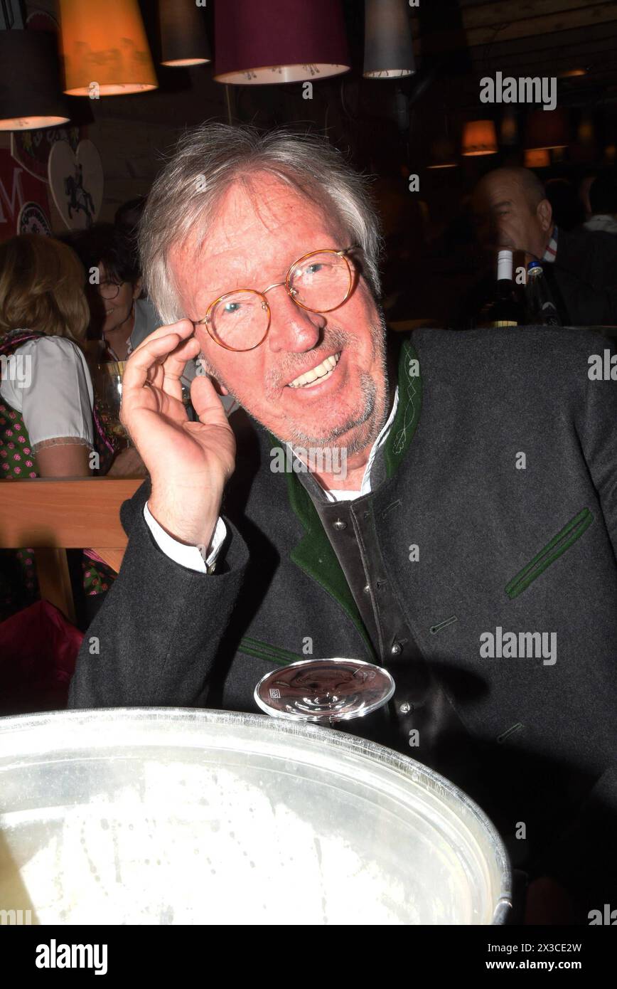 Werner Schulze Erdel TV modérateur Muenchen 25.04.2024 Theresienwiese Fruehlingsfest Hippodrom Festzelt The Eagles Charity Club EV Muenchen *** Werner Schulze Erdel TV présentateur Munich 25 04 2024 Theresienwiese Fruehlingsfest Hippodrom Festzelt The Eagles Charity Club EV Muenchen Banque D'Images