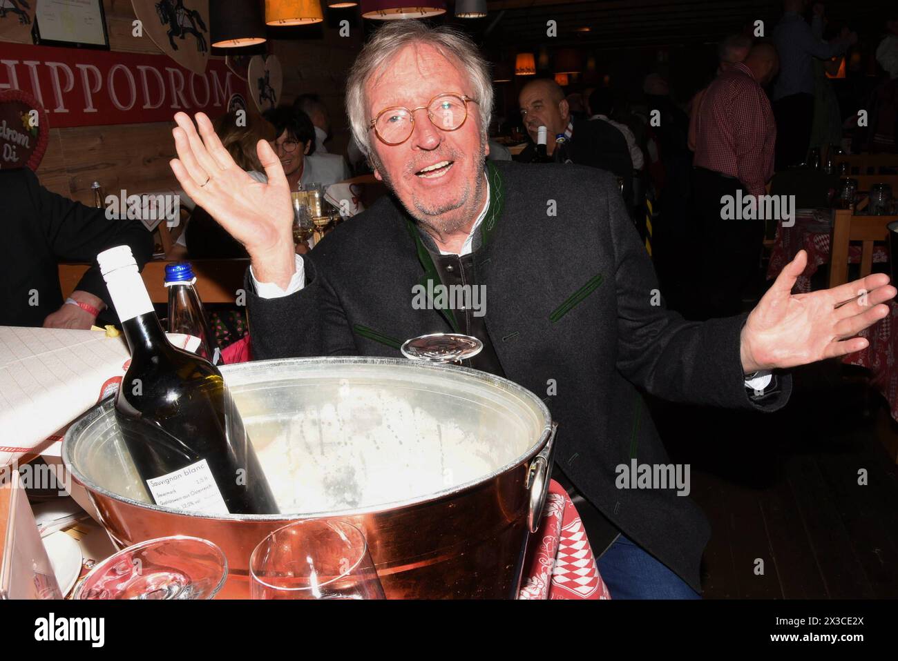 Werner Schulze Erdel TV modérateur Muenchen 25.04.2024 Theresienwiese Fruehlingsfest Hippodrom Festzelt The Eagles Charity Club EV Muenchen *** Werner Schulze Erdel TV présentateur Munich 25 04 2024 Theresienwiese Fruehlingsfest Hippodrom Festzelt The Eagles Charity Club EV Muenchen Banque D'Images