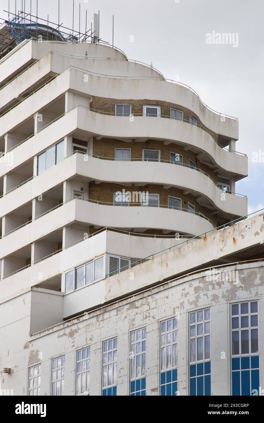 Marine court Streamline moderne (Art Déco) immeuble d'appartements sur le front de mer de St Leonards-on-Sea Banque D'Images