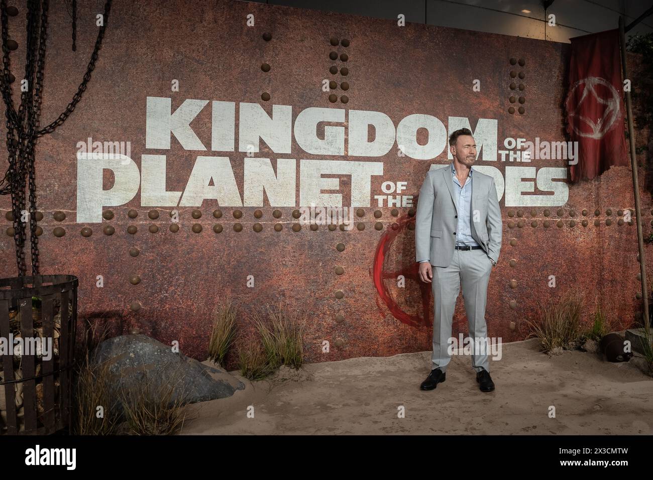 Londres, Royaume-Uni. 25 avril 2024. L'acteur Kevin Durand assiste à l'événement de lancement au Royaume-Uni et à la première du film « Kingdom of the Planet of the Apes » des 20th Century Studios au BFI IMAX Waterloo. Crédit : Guy Corbishley/EMPICS/Alamy Live News Banque D'Images