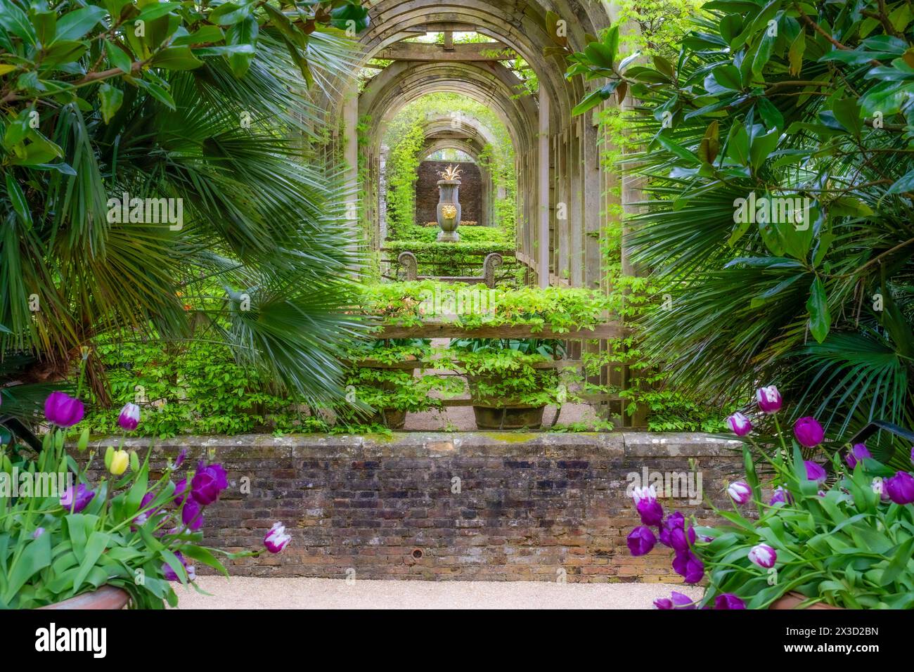 Les jardins du château d'Arundel pendant le festival annuel et très populaire des tulipes Banque D'Images