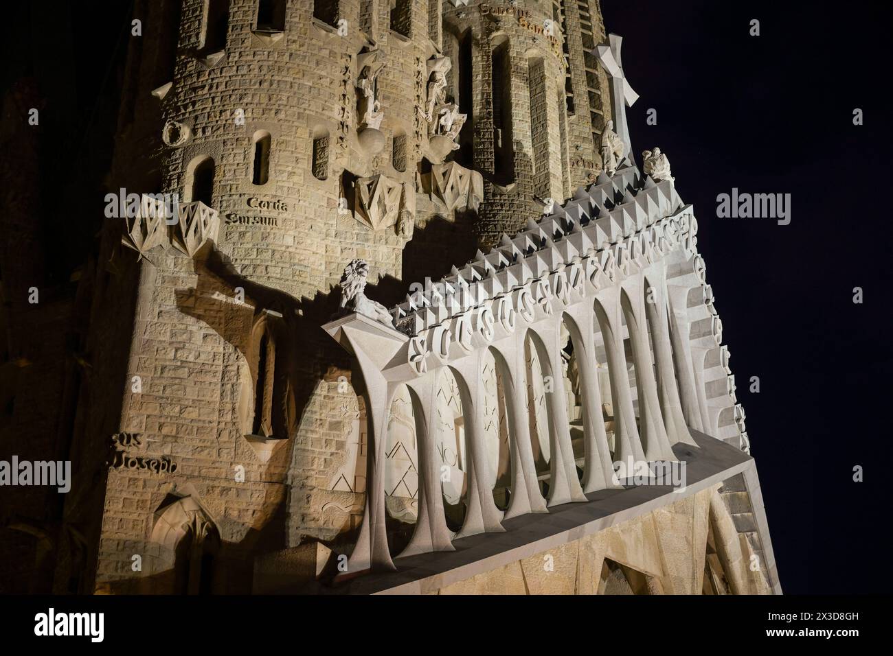 Kirchturm, Passionsfassade, Sagrada Familia, Basilica von Antoni Gaudi, Barcelona, Katalonien, Spanien Banque D'Images