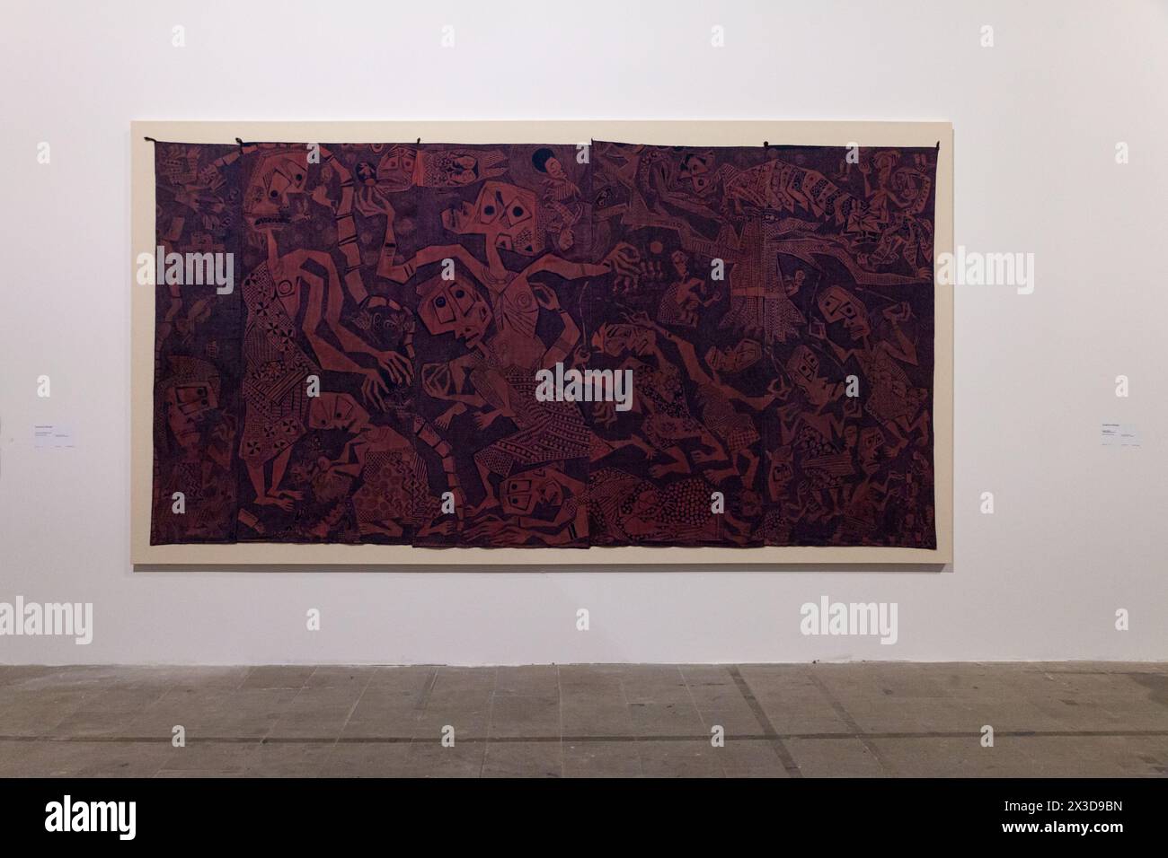 Venise, Italie - 17 avril 2024 : oeuvre de Susanne Wenger exposée à l'Arsenale lors de la 60e exposition internationale d'art de la biennale de Venise til Banque D'Images