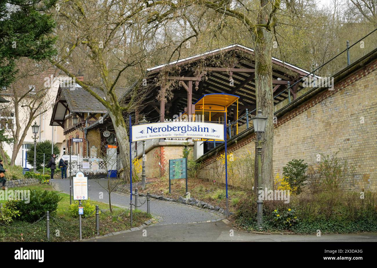 Talstation der Nerobergbahn, Parkanlage, Nerotal, Wiesbaden, Hesse, Deutschland Banque D'Images